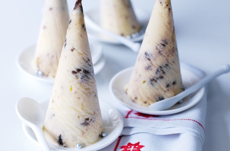 Transform your leftover Christmas pudding into these gorgeous ice cream cones, the perfect festive treat - all you need is some custard!
